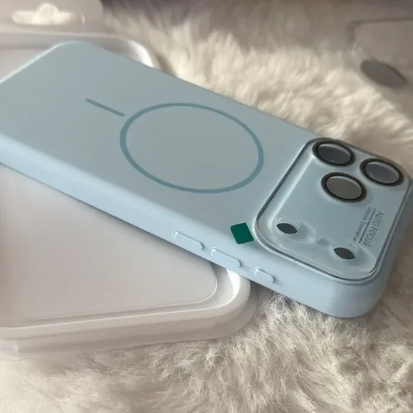 ⚡️FLASH SALE⚡️IPhone 17pro max magsafe shock proof full coverage case - Blue - Picture 3 of 4